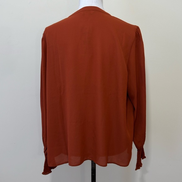 NWT Nanette Lepore Smocked Cuff Split Neck Blouse size Xl - Picture 4 of 9